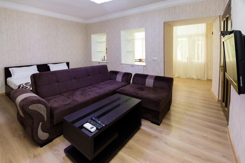 Apartment In Cozy Little Yard Tbilissi Extérieur photo