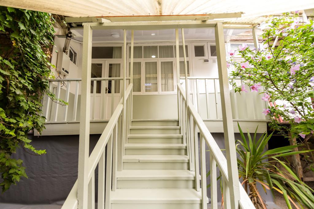 Apartment In Cozy Little Yard Tbilissi Extérieur photo